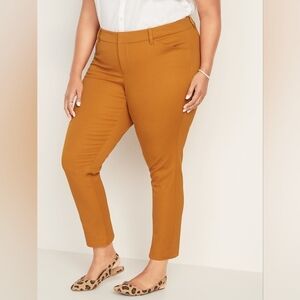 Old Navy pixie pants, size 26